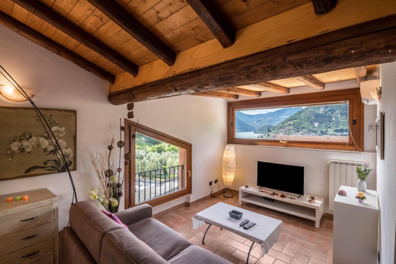 Mansarda Con Vista Lago Sulzano Extérieur photo