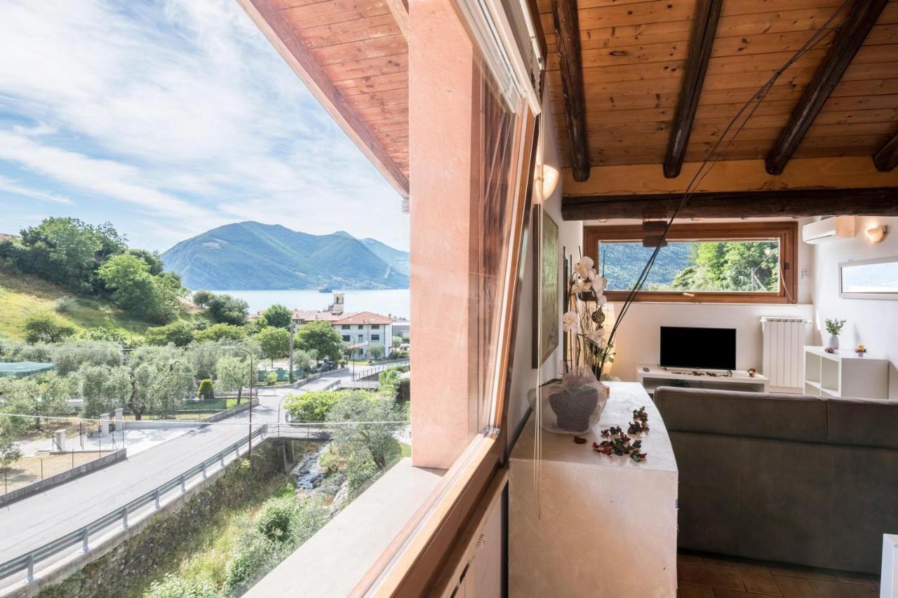 Mansarda Con Vista Lago Sulzano Extérieur photo